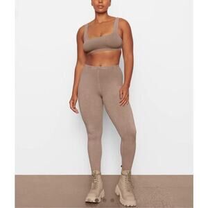 NWT Skims Womens Tan Kim Kardashian Outdoor Leggings Size 2X AP-LEG-0731